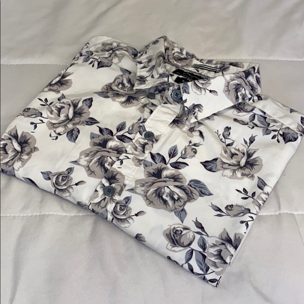 ✨Host Pick✨ Marshall’s white floral shirt - Picture 4 of 5